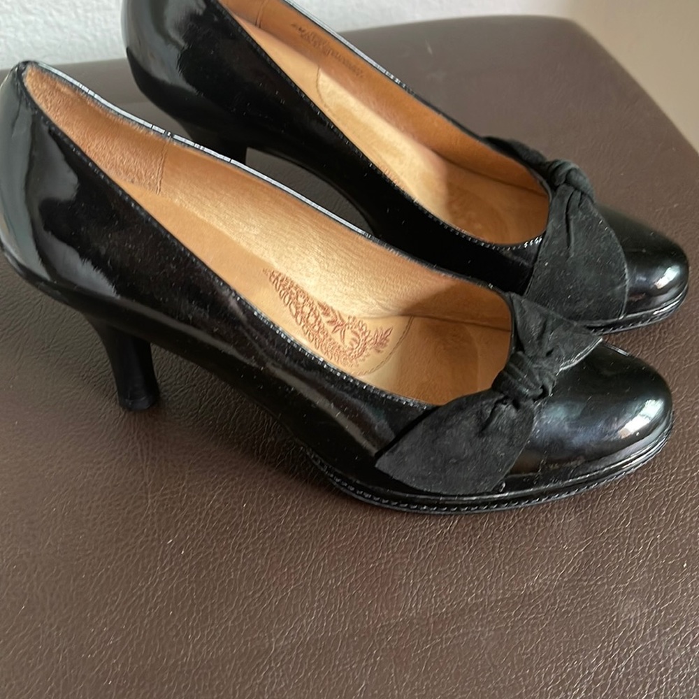 Clark pumps never worn 8